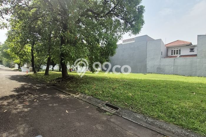 Tanah Dijual Lokasi Strategis di Tangerang Selatan dengan Luas 484m2 Tanah Dijual Lokasi Strategis di Tangerang Selatan dengan Luas 484m2
