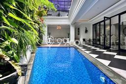 Rumah Luxury Modern Tanpa Renovasi di Pondok Indah Jakarta Selatan Rumah Luxury Modern Tanpa Renovasi di Pondok Indah Jakarta Selatan