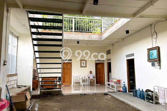 Rumah Luxury Modern Tanpa Renovasi di Kediri Kediri Rumah Luxury Modern Tanpa Renovasi di Kediri Kediri
