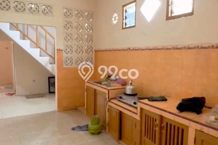 For Sale Rumah 8 Kamar Lokasi Strategis Nyaman dan Strategis di Sananwetan For Sale Rumah 8 Kamar Lokasi Strategis Nyaman dan Strategis di Sananwetan