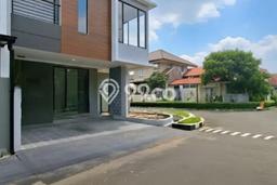 Hunian Mewah LB 128m2 Siap Huni Desain Elegan di Bintaro, Tangerang Selatan Hunian Mewah LB 128m2 Siap Huni Desain Elegan di Bintaro, Tangerang Selatan
