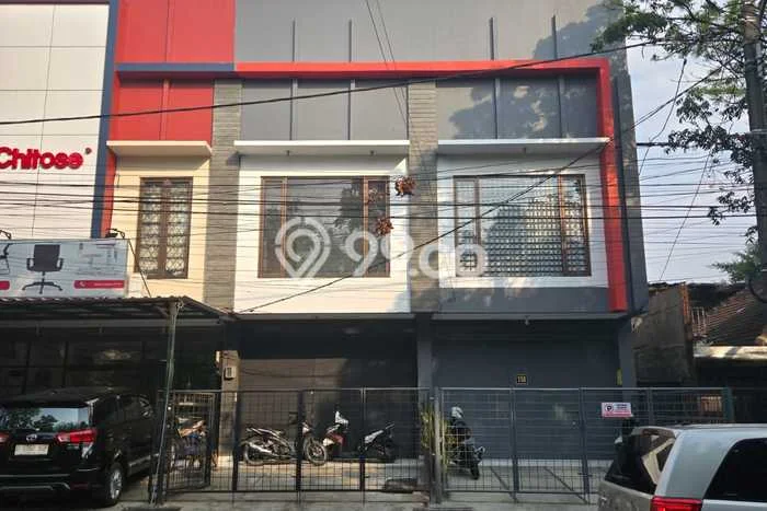 Ruko Disewa di Bandung dengan LB 180m2 Area Komersial Ramai Ruko Disewa di Bandung dengan LB 180m2 Area Komersial Ramai