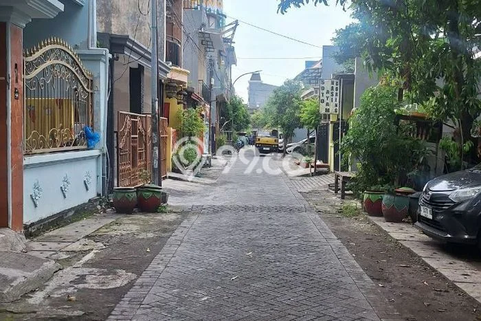 Hunian Mewah Siap Huni LT 121m2 di Semampir, Surabaya Hunian Mewah Siap Huni LT 121m2 di Semampir, Surabaya