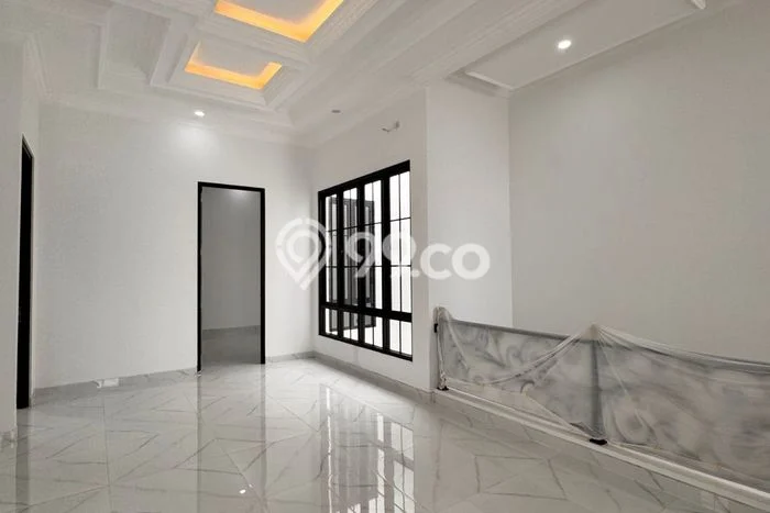 Rumah Luxury Modern Siap Huni di Babatan Surabaya Rumah Luxury Modern Siap Huni di Babatan Surabaya