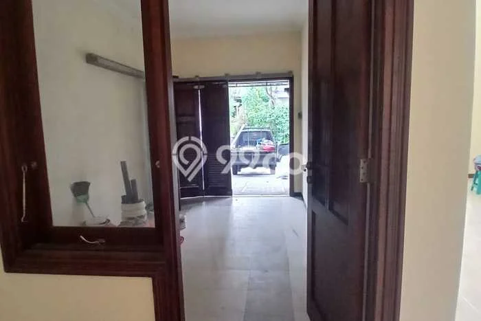 Rumah sewa siap pakai 3 KT di Citraland, Surabaya Rumah sewa siap pakai 3 KT di Citraland, Surabaya