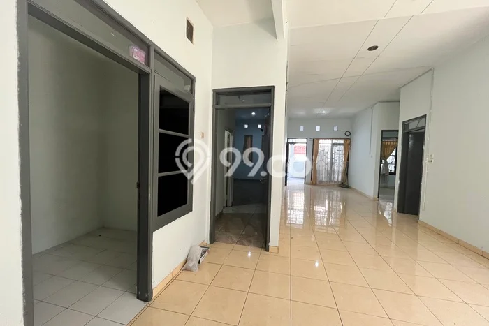Disewakan Rumah Murah di Taman Kopo Indah Bandung Punya 4 Kamar Tidur Disewakan Rumah Murah di Taman Kopo Indah Bandung Punya 4 Kamar Tidur