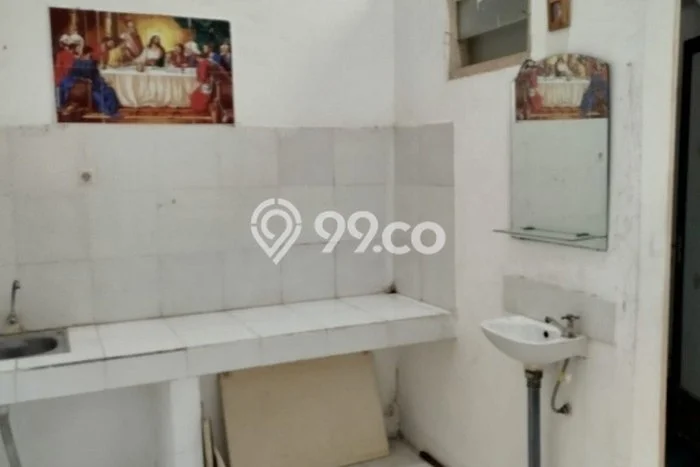 Jarang Ada! Rumah Sewa 5 Kamar Bagus Siap Huni Surabaya Kota Jarang Ada! Rumah Sewa 5 Kamar Bagus Siap Huni Surabaya Kota