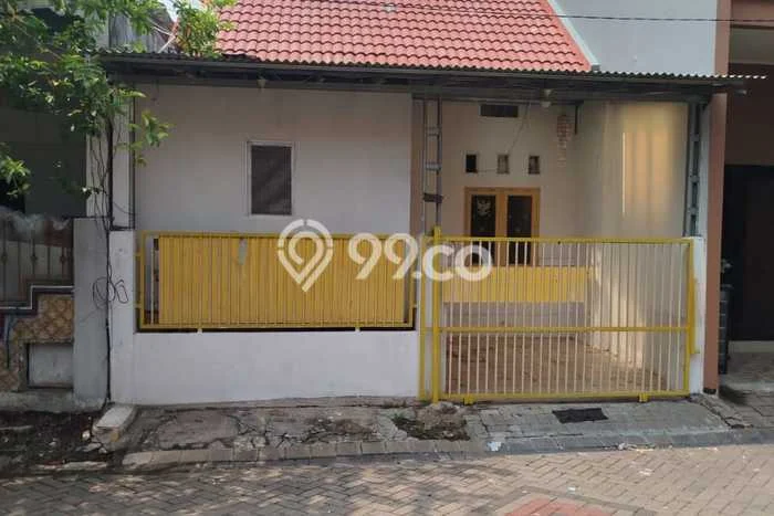 Jarang Ada! Rumah Sewa 5 Kamar Bagus Siap Huni Surabaya Kota Jarang Ada! Rumah Sewa 5 Kamar Bagus Siap Huni Surabaya Kota