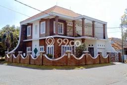 Rumah Elit LB 223m2 Siap Pakai Desain Elegan di Surabaya Kota, Surabaya Rumah Elit LB 223m2 Siap Pakai Desain Elegan di Surabaya Kota, Surabaya