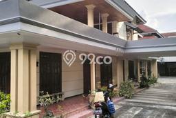 Rumah Mewah LB 900m2 Siap Huni Desain Elegan di Malang Kota, Malang Rumah Mewah LB 900m2 Siap Huni Desain Elegan di Malang Kota, Malang