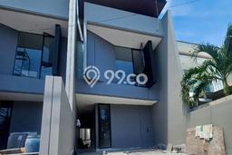 Rumah Modern Cantik 5 Kamar Bisa Langsung Pindah di Rungkut Rumah Modern Cantik 5 Kamar Bisa Langsung Pindah di Rungkut