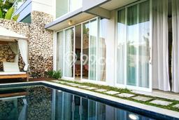 Hunian Elit LB 1810m2 Siap Pakai Desain Elegan di Jimbaran, Badung Hunian Elit LB 1810m2 Siap Pakai Desain Elegan di Jimbaran, Badung