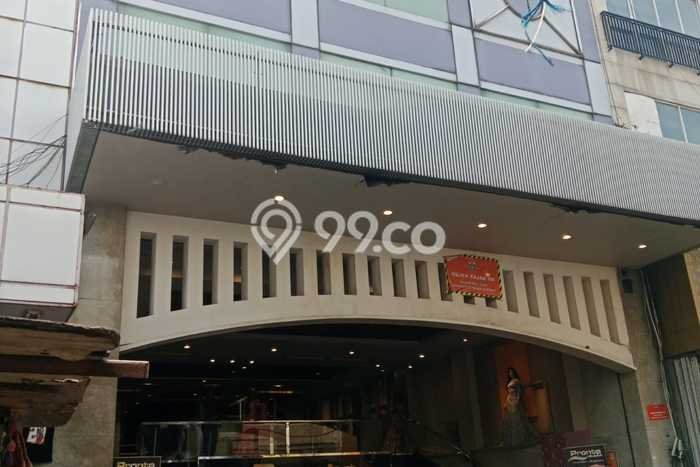 Komersial Bagus Dijual LB 500m2 Lokasi Strategis Jakarta Pusat Area Cocok untuk Bisnis Komersial Bagus Dijual LB 500m2 Lokasi Strategis Jakarta Pusat Area Cocok untuk Bisnis