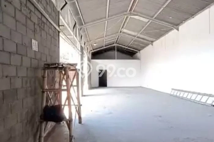 Gudang Bagus Dijual LB 330m2 Lokasi Strategis Malang Area Cocok untuk Berbisnis Gudang Bagus Dijual LB 330m2 Lokasi Strategis Malang Area Cocok untuk Berbisnis
