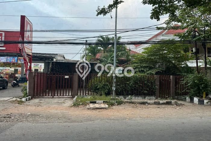 Area Ramai! Komersial Dijual di Tenggilis Mejoyo untuk Bisnis Luas Bangunan 450m2 Area Ramai! Komersial Dijual di Tenggilis Mejoyo untuk Bisnis Luas Bangunan 450m2