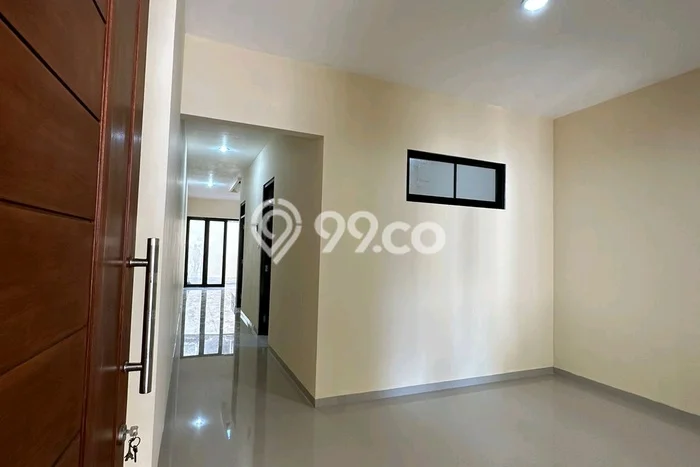 For Sale Hunian Rumah Terawat 4 Kamar di Kapasan, Surabaya For Sale Hunian Rumah Terawat 4 Kamar di Kapasan, Surabaya