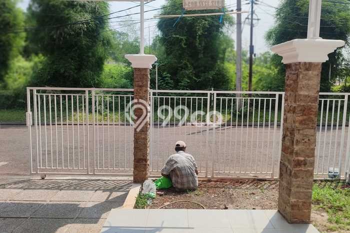 Rumah Kontrakan Jakarta Timur LT 105m2 LB 180m2 Kawasan Cibubur Rumah Kontrakan Jakarta Timur LT 105m2 LB 180m2 Kawasan Cibubur