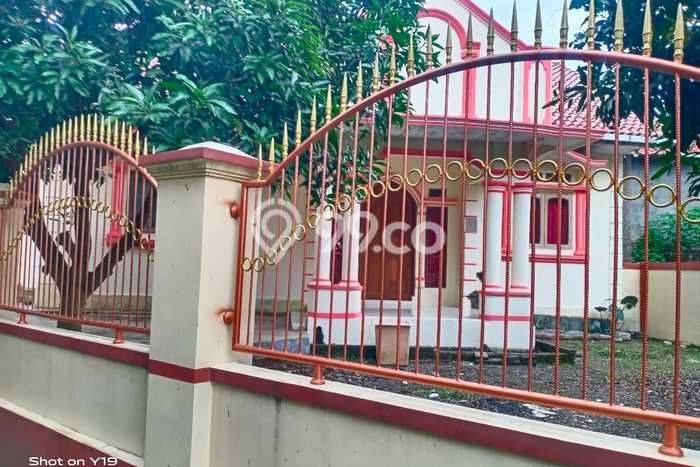 Dijual Rumah 4 Kamar Lokasi Ideal Bagus dan Strategis di Cigasong Dijual Rumah 4 Kamar Lokasi Ideal Bagus dan Strategis di Cigasong