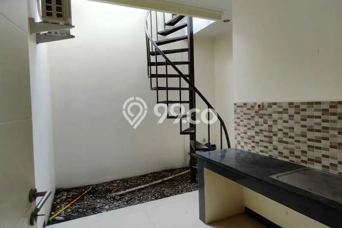 Lokasi terbaik! Rumah siap huni disewakan di Taman Kopo Indah LB 120m2 Lokasi terbaik! Rumah siap huni disewakan di Taman Kopo Indah LB 120m2