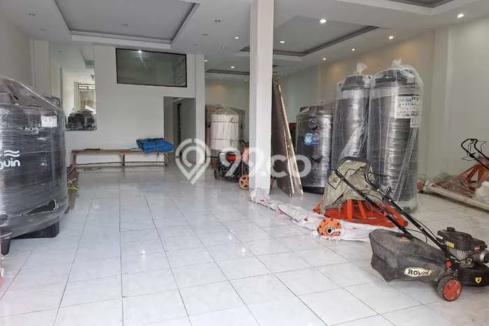 Disewakan Ruko di Kawasan Ramai Gatot Subroto Luas 405m2 Disewakan Ruko di Kawasan Ramai Gatot Subroto Luas 405m2