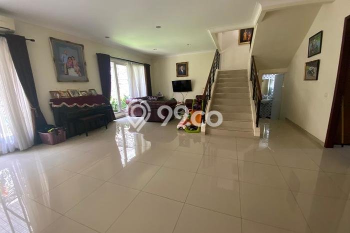 Hunian Mewah Dijual LT 240m2 di BSD, Tangerang Selatan Hunian Mewah Dijual LT 240m2 di BSD, Tangerang Selatan