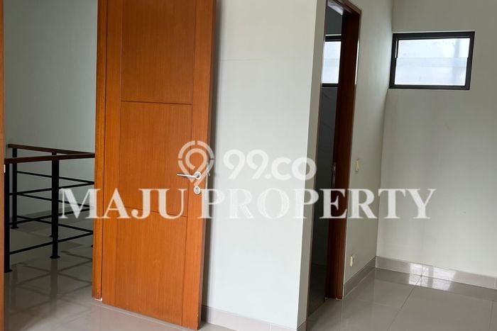 Disewakan! Rumah 3 Kamar Tidur &
2 Kamar Mandi di Cibubur, Bekasi Disewakan! Rumah 3 Kamar Tidur &
2 Kamar Mandi di Cibubur, Bekasi