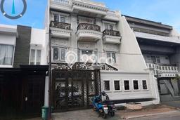 Dijual Rumah Mewah Megah Dengan View Cantik di Taman Palem, Jakarta Barat Dijual Rumah Mewah Megah Dengan View Cantik di Taman Palem, Jakarta Barat