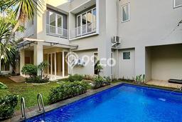Sewa Rumah Nyaman di Kemang LT 550m2 / LB 480m2 Kondisi Bagus Sewa Rumah Nyaman di Kemang LT 550m2 / LB 480m2 Kondisi Bagus