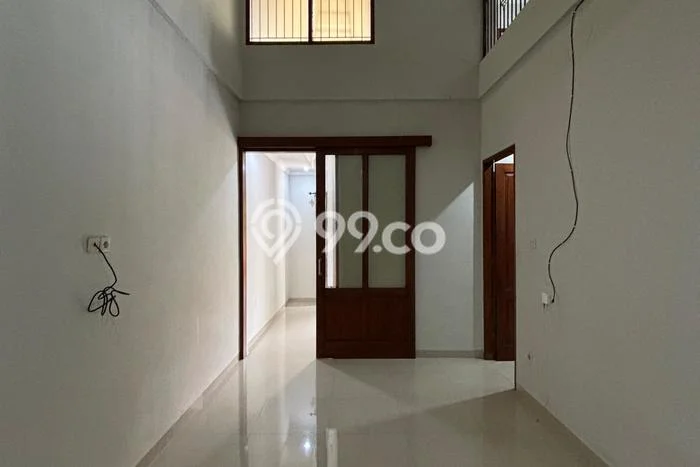 Rumah Disewakan Jakarta Selatan LT 300m2 LB 520m2 Kawasan Pejaten Rumah Disewakan Jakarta Selatan LT 300m2 LB 520m2 Kawasan Pejaten