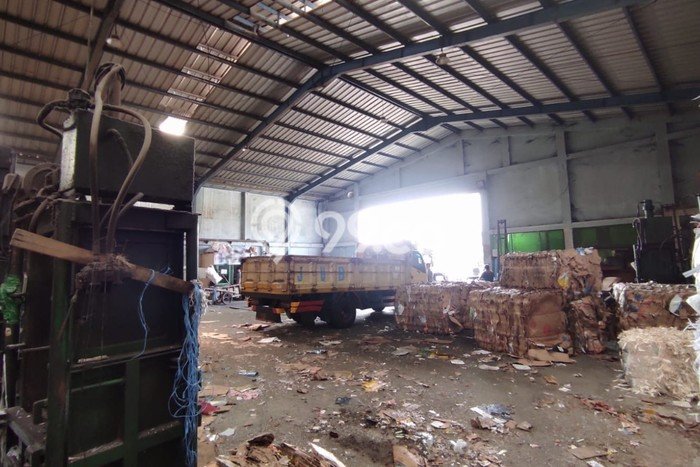 Unit Gudang Dijual di Jakarta Timur LT 848m2 & LB 697m2 Unit Gudang Dijual di Jakarta Timur LT 848m2 & LB 697m2