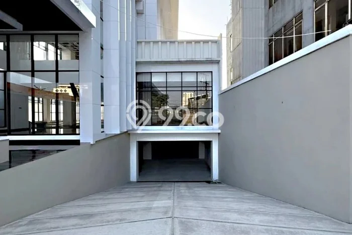 Dijual! Kantor di Otista Jakarta Timur LT 1212m2 / LB 3060m2 Kawasan Strategis Dijual! Kantor di Otista Jakarta Timur LT 1212m2 / LB 3060m2 Kawasan Strategis