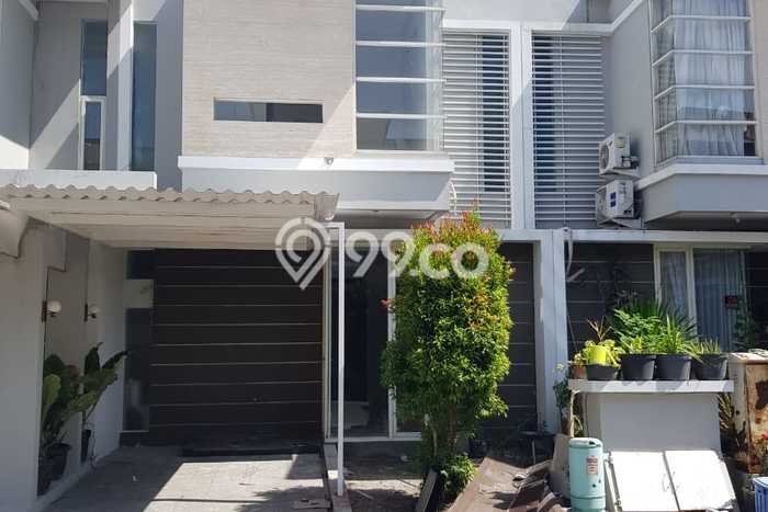 For Sale Rumah 3 Kamar Lokasi Strategis Nyaman dan Strategis di Rungkut For Sale Rumah 3 Kamar Lokasi Strategis Nyaman dan Strategis di Rungkut