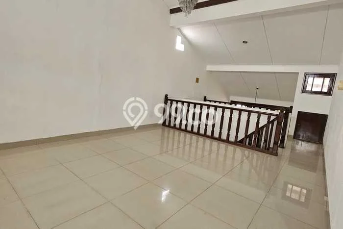 Ready to Use! Luxury House LT 216m2 Desain Modern di Kayu Putih Ready to Use! Luxury House LT 216m2 Desain Modern di Kayu Putih