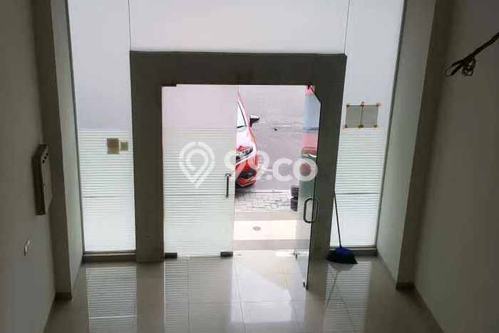 FOR RENT! Ruko di Summarecon Bekasi Cocok untuk Bisnis 220m2 FOR RENT! Ruko di Summarecon Bekasi Cocok untuk Bisnis 220m2