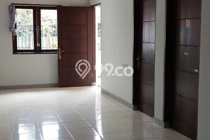 Lokasi terbaik! Rumah siap huni dikontrakkan di Tenggilis Mejoyo LB 180m2 Lokasi terbaik! Rumah siap huni dikontrakkan di Tenggilis Mejoyo LB 180m2