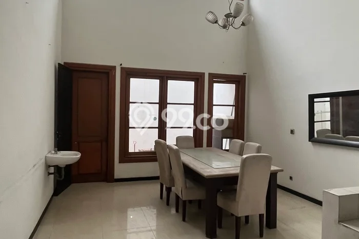 Rumah sewa siap huni 4 Kamar Tidur di Jemursari, Surabaya Rumah sewa siap huni 4 Kamar Tidur di Jemursari, Surabaya