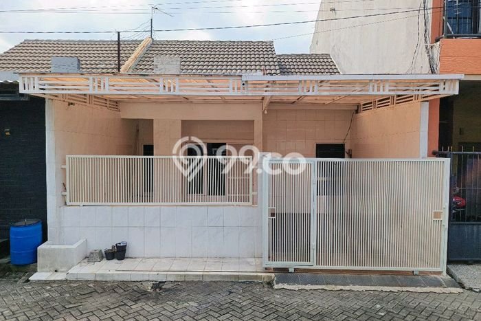 Dijual Rumah Eksklusif 2 KT di Gununganyar, Surabaya Dijual Rumah Eksklusif 2 KT di Gununganyar, Surabaya