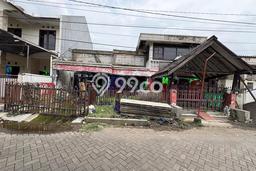 Dijual Rumah 3 Kamar Lokasi Ideal Nyaman dan Strategis di Rungkut Dijual Rumah 3 Kamar Lokasi Ideal Nyaman dan Strategis di Rungkut