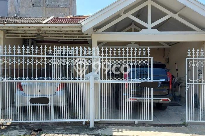 Jual Rumah Strategis Bagus Punya 4 KT di Rungkut Surabaya SHM Jual Rumah Strategis Bagus Punya 4 KT di Rungkut Surabaya SHM