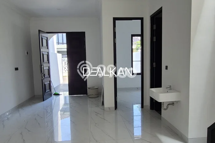 Jual Rumah Eksklusif 5 KT di Semolowaru, Surabaya Jual Rumah Eksklusif 5 KT di Semolowaru, Surabaya