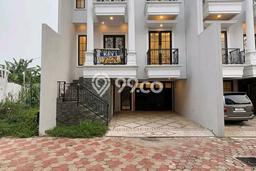 Dijual Cepat Rumah Bagus Siap Huni LB 240m2 di Jagakarsa, Jakarta Selatan Dijual Cepat Rumah Bagus Siap Huni LB 240m2 di Jagakarsa, Jakarta Selatan