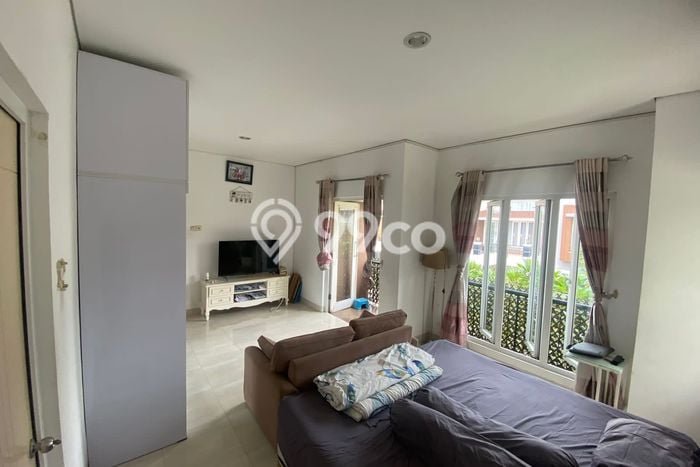 Rumah Elit Modern Tanpa Renovasi di Cibubur Depok Rumah Elit Modern Tanpa Renovasi di Cibubur Depok