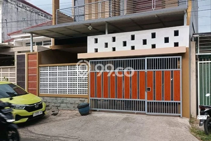 Hunian Cantik Modern Lb 180m2 di Sumbersari, Jember Hunian Cantik Modern Lb 180m2 di Sumbersari, Jember