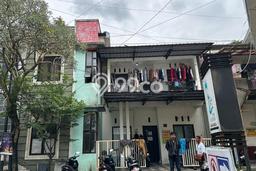Dijual Kost Strategis di Sumbersari, Jember 12 KT, 6 KM, Luas Bangunan 200m2 Dijual Kost Strategis di Sumbersari, Jember 12 KT, 6 KM, Luas Bangunan 200m2