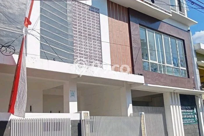 Hunian Eksklusif Siap Huni LT 288m2 di Sumbersari, Jember Hunian Eksklusif Siap Huni LT 288m2 di Sumbersari, Jember