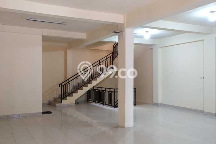 Ruko Disewa di Bogor dengan LB 600m2 Area Komersial Ramai Ruko Disewa di Bogor dengan LB 600m2 Area Komersial Ramai