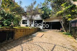 For Sale! Luxury House LT 1200m2 Desain Elegan di Pajajaran For Sale! Luxury House LT 1200m2 Desain Elegan di Pajajaran