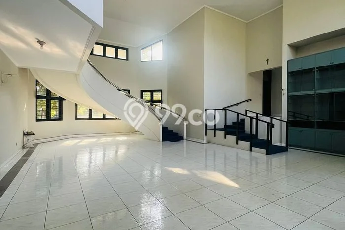 For Sale! Luxury House LT 1200m2 Desain Elegan di Pajajaran For Sale! Luxury House LT 1200m2 Desain Elegan di Pajajaran