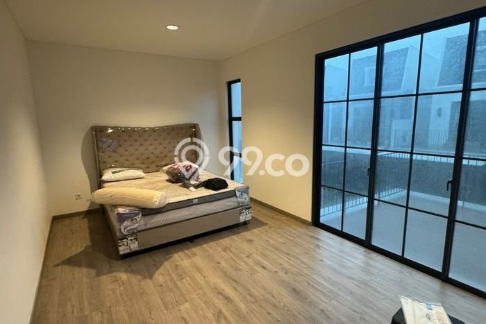 Lokasi terbaik! Rumah siap pakai dikontrakkan di Cakung LB 120m2 Lokasi terbaik! Rumah siap pakai dikontrakkan di Cakung LB 120m2