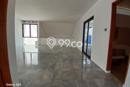 Rumah Elit Modern Tanpa Renovasi di Joglo Jakarta Barat Rumah Elit Modern Tanpa Renovasi di Joglo Jakarta Barat